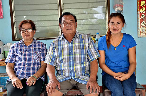 เกศรินทร์ สุริวงษ์ ครอบครัวที่ยึดอาชีพ การปลูกมะพร้าวน้ำหอม เพื่อสร้างรายได้