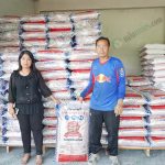 2.คุณมาลี-และคุณพิจิตร-สุทธิกร-มั่นใจในปุ๋ยเคมีคุณภาพ ปุ๋ยโนฟิลเลอร์ -ตราซุปเปอร์ท้อป