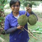 2.คุณอำไพร-สุกรัตน์-เจ้าของสวนทุเรียน