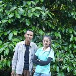 2.น้องแอนและคุณพ่อกับสวนมังคุดบนพื้นที่เช่าร่วม-35-ไร่