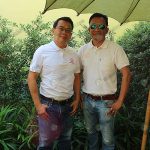 1.คุณถนอมศักดิ์-คนซ้าย-และ-คุณทวีศักดิ์-เจ้าของแพปลานาป่า-และร้านกินข้าวกินปลา