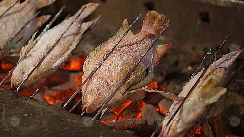 6.เมนูปลาเผา-ผลผลิตปลาคุณภาพจากชมรม