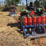 เครื่องเริ่มหยอดเมล็ดพันธุ์