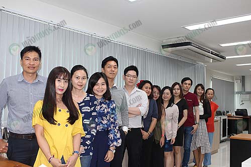2.ทีมงานบริษัทฯ ทุกคน มุ่งมั่นพัฒนาผลิตภัณฑ์เพื่อเกษตรกรวงการปศุสัตว์