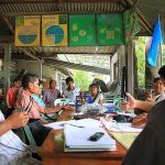 กำลังประชุมกันภายในกลุ่ม