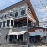 8.ด้านหน้าร้านก๋วยเตี๋ยวเป็ดป้าโชค ณ อ่างศิลา