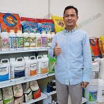 คุณพงษ์ เจ้าของบริษัท เอเอเอ อกริเทค แอนด์ อควาคัลเจอร์
