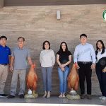 1.คุณไพศาล พันไพศาล และครอบครัว