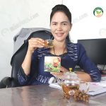 2.คุณจารวี คำพันธ์ ประธานผู้บริหาร