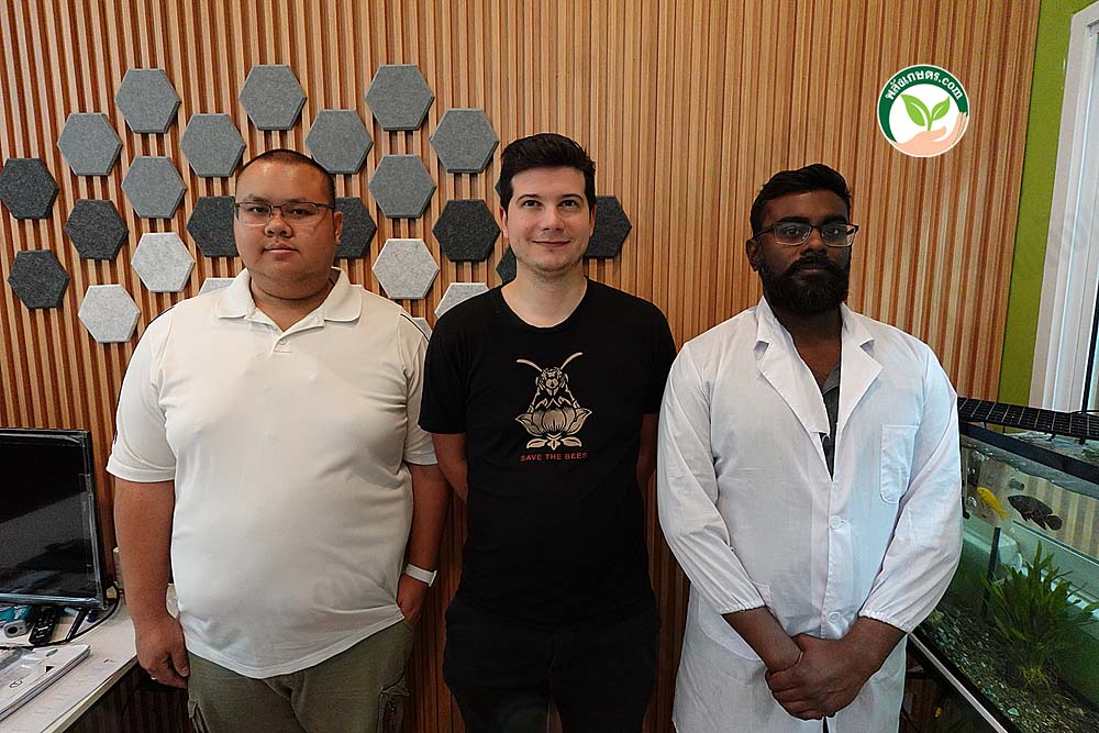 1.คณะผู้ร่วมก่อตั้ง Full Circle Biotechnology 1.คุณ ณัฐนนท์ (ซ้าย) 2.Mr.Felix (กลาง) 3.Dr.Shivan (ขวา)