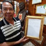 1.คุณเอนก สีเขียวสด