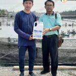 (คุณคอย) มัลลิกาฟาร์ม กับคุณหมอณัชพล ศิลปศร ถ่ายภาพร่วมกัน มั่นใจในคุณภาพ ของ พรี-ไบโอ-1